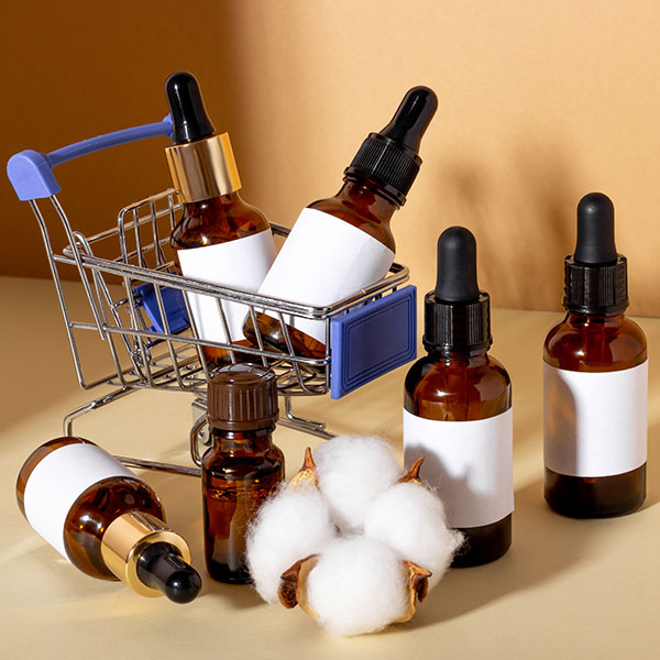 قیمت شیشه قطره چکان دار و قیمت عمده شیشه قطره چکان دار و ویژگی‌های انواع شیشه قطره چکان‌ها و مشخصات فنی انواع شیشه‌های قطره چکان دار و سایز دهنه، وزن و گنجایش انواع شیشه‌های قطره چکان دار و عوامل موثر بر قیمت شیشه قطره چکان دار و شیشه قطره چکان دار آرایشی، بهداشتی، دارویی و فروش ویژه انواع شیشه‌های قطره چکان دار در شرکت گلدن اکتیو، بهترین شرکت تولید کننده شیشه‌های قطره چکان - مقایسه قیمت شیشه قطره چکان دار داخلی و وارداتی